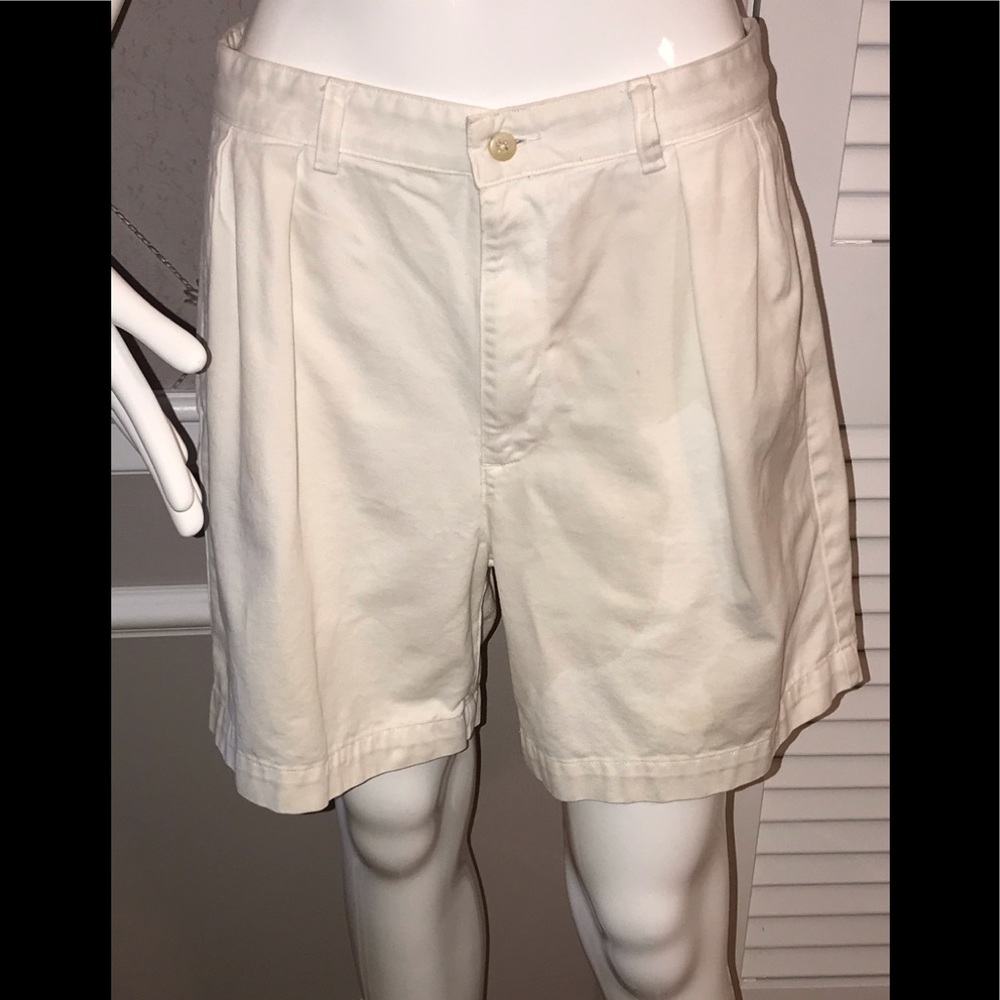 SIZE 32 MEN’S RALPH LAUREN WHITE SHORTS